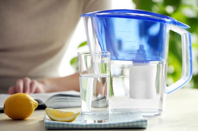Carafes filtrantes : une solution pour une eau de qualité ?