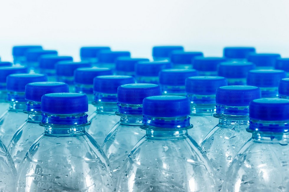 Eau en bouteille plus chère : une raison de plus de filtrer l'eau du robinet